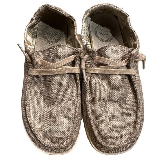 Hey Dudes Women’s Size 6 Linen Like Slip On Shoes - Picture 1 of 9